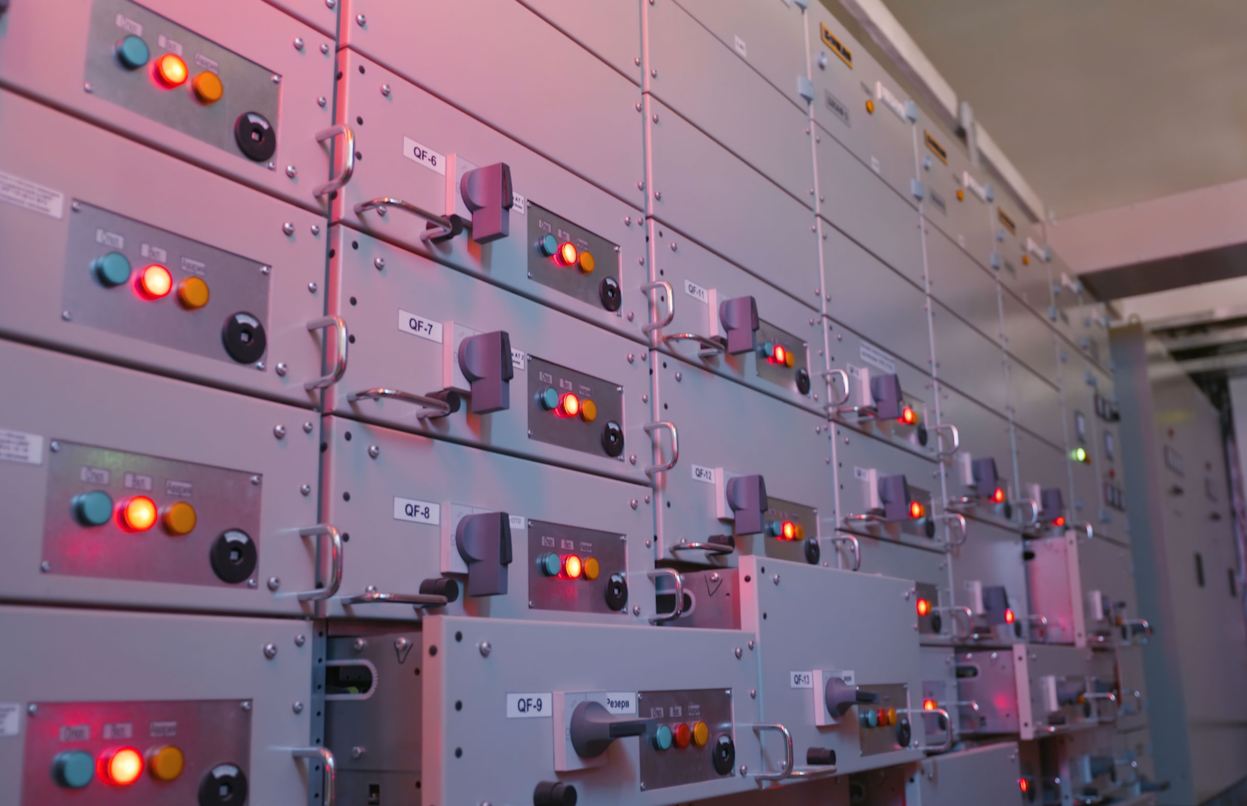 Infrared thermography study on LV switchgear panels in UAE by Costech Technical Services