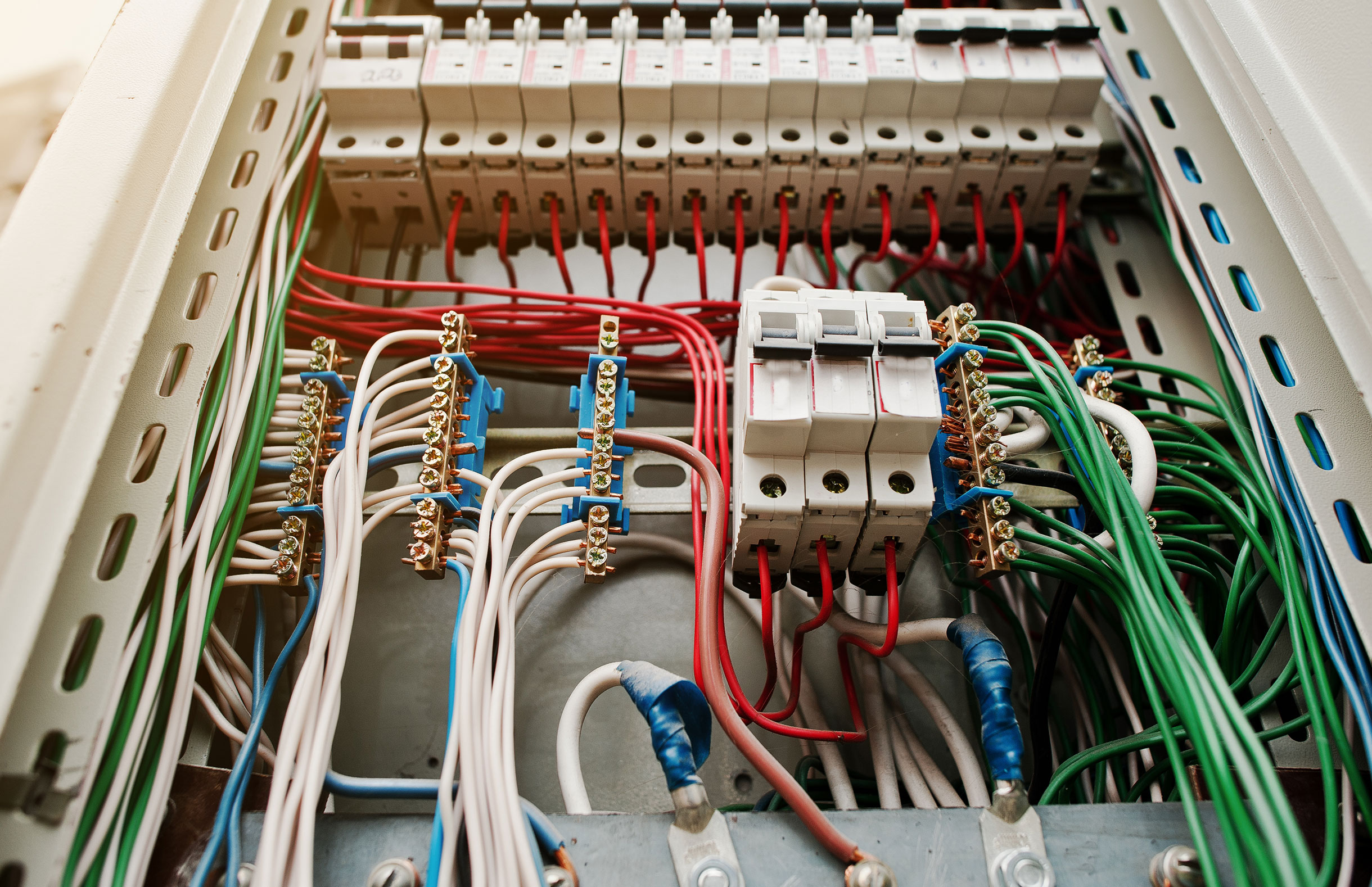 Electrical cable installation and LV power cable works in UAE for industrial and commercial projects